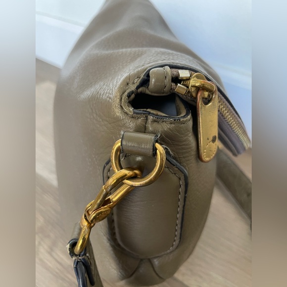 Marc by Marc Jacobs Natasha Taupe Leather Bag with Gold Plaque - Picture 5 of 16